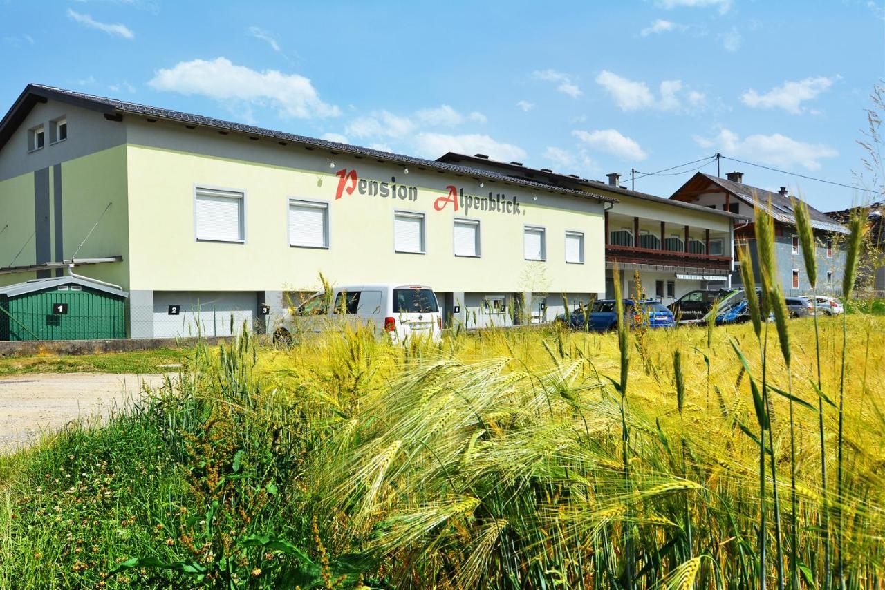 Alpenblick - Modernes Und Grosszuegiges Apartment フィラハ エクステリア 写真